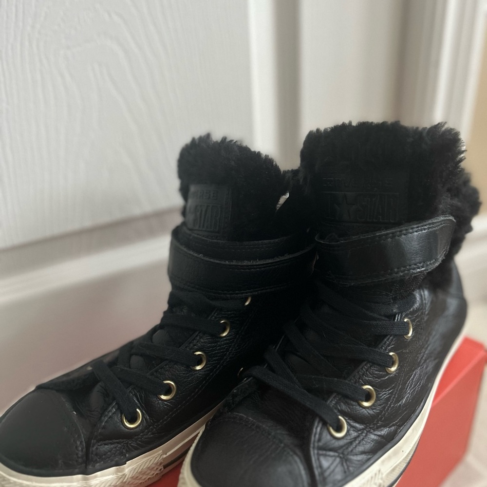WINTER CONVERSE